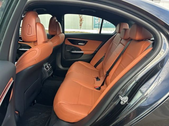 Mercedes-Benz C 200 C 200 d Sedan