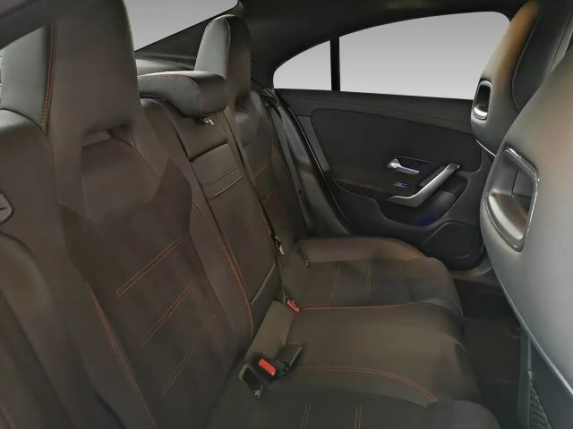 Mercedes-Benz CLA 180 AMG Line Coupé