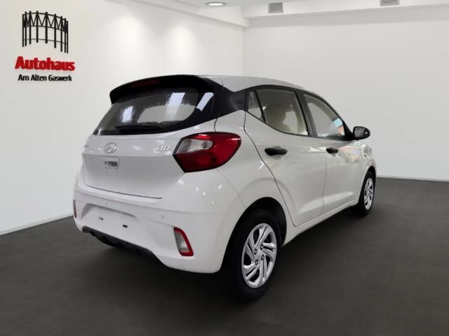 Hyundai i10 1,0 SITZHEIZ.+LENKRADHEIZ.+ RÜCKFAHRKAMERA+NAVIGAT