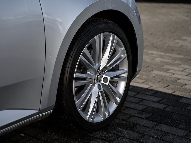 Skoda Superb 2.0 TSI Combi Style Style