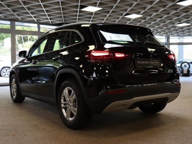 Mercedes-Benz GLA 180 GLA 180 d