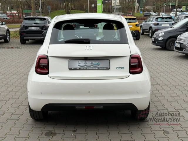 Fiat 500e +Rückfahrkam.+PDC+Sitzheiz.+Keyless