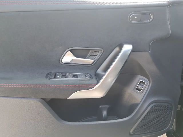 Mercedes-Benz CLA 200 Coupé Premium