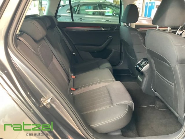 Skoda Superb 2.0 TDI Combi Style Style