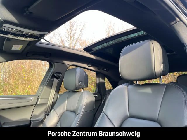 Porsche Macan BOSE Luftfederung 20-Zoll Panoramadach LED