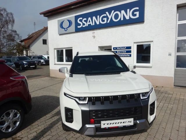 SsangYong Torres 2WD Quartz