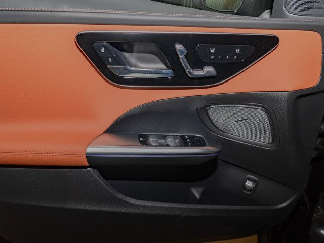 Mercedes-Benz C 200 AMG Line Sedan