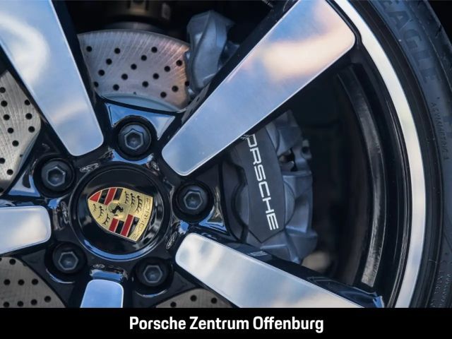 Porsche 992 4 Coupé Targa