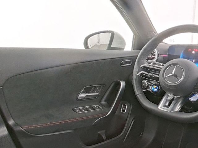 Mercedes-Benz A 35 AMG 4MATIC AMG Line