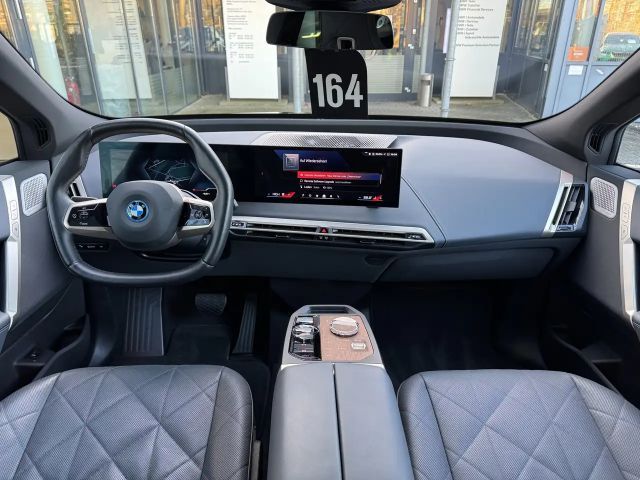 BMW iX M60