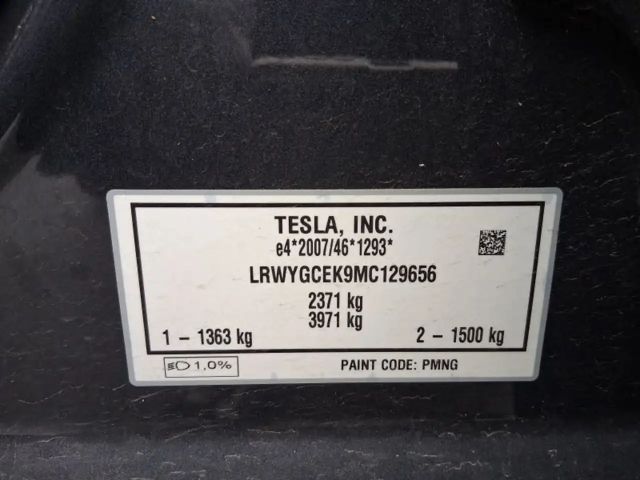 Tesla Model Y AWD Long Range