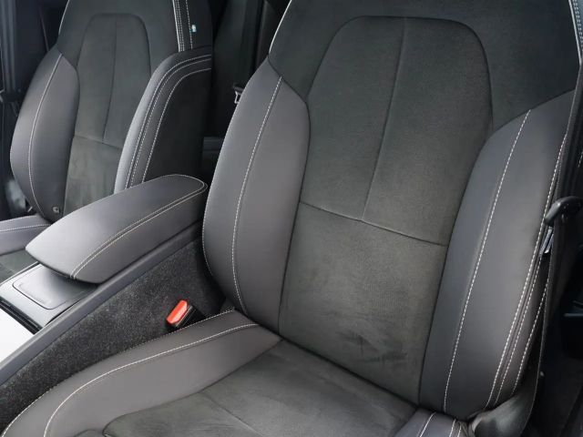 Volvo XC40 Core Recharge