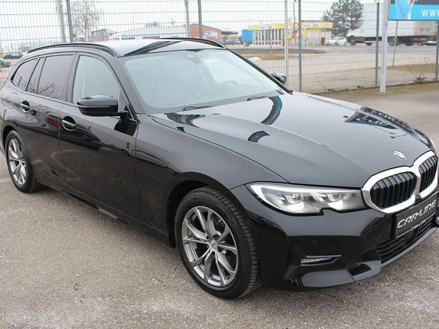 BMW 320 320d Sport Line Touring xDrive