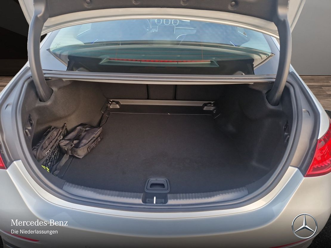 Mercedes-Benz C 180 AMG Line Sedan