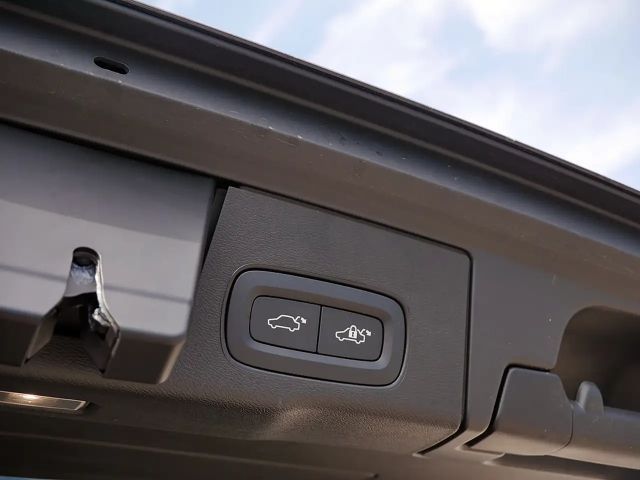 Volvo XC60 AWD Dark Plus T6