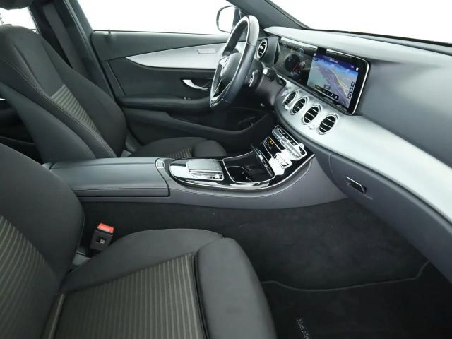 Mercedes-Benz E 220 AVANTGARDE E 220 d Estate