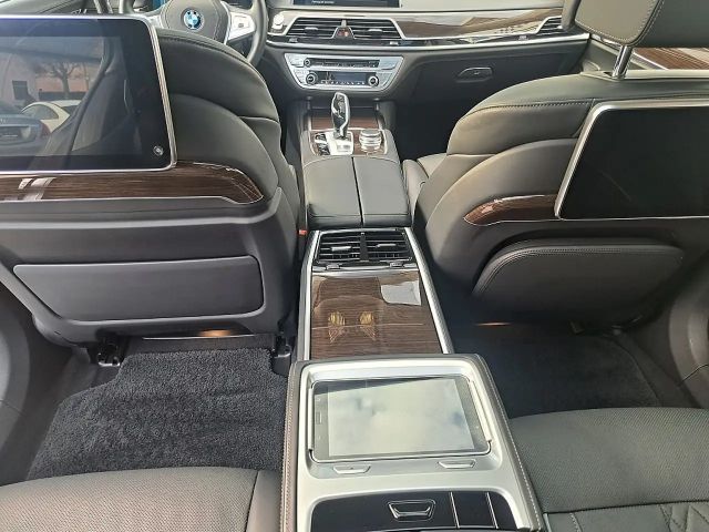 BMW 745 Sedan xDrive