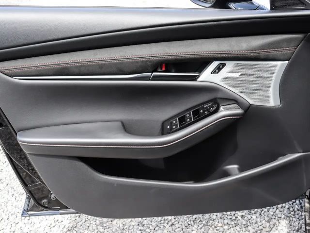 Mazda 3 2.5L SkyActiv e-Skyactiv