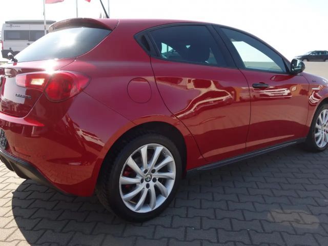 Alfa Romeo Giulietta Sprint  Bose/"6,5" Radio Nav/Bluetooth/DAB/PDC