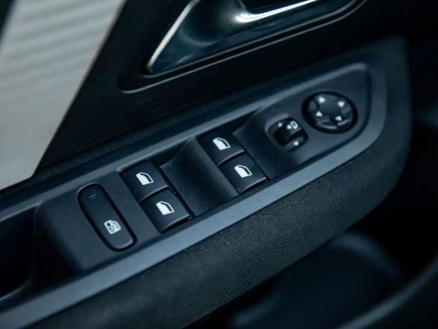 Citroën C4 1.2 Benz MT6 | Camera | Parkeersens a | Keyless...