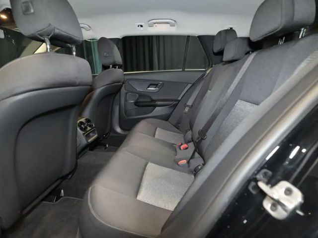 Mercedes-Benz C 200 AVANTGARDE C 200 d Estate