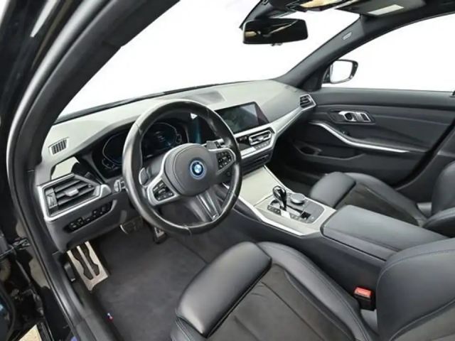 BMW 320 320e M-Sport Touring