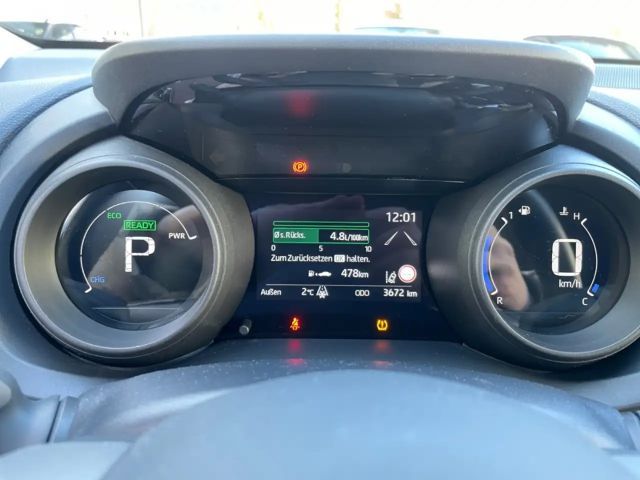 Toyota Yaris Hatchback Hybride Team D