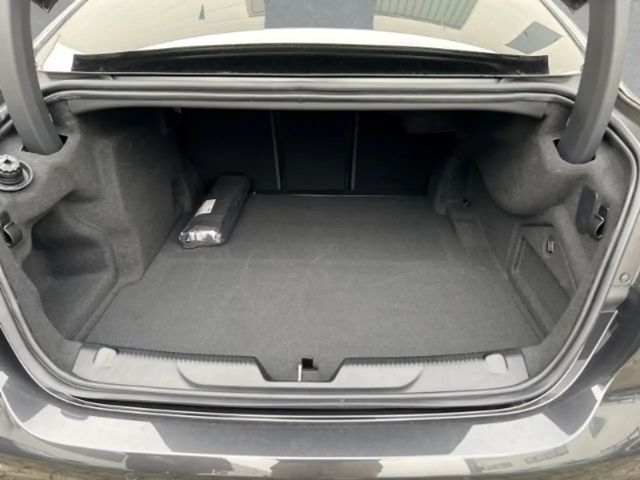 Jaguar XE D200 HSE R-Dynamic