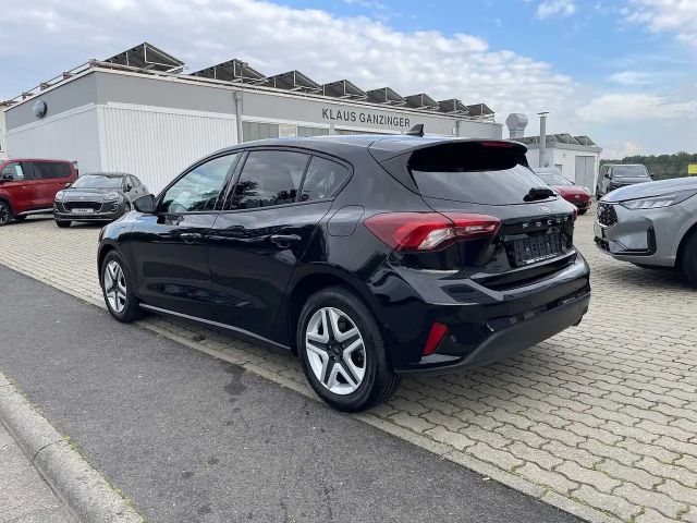 Ford Focus Cool & Connect