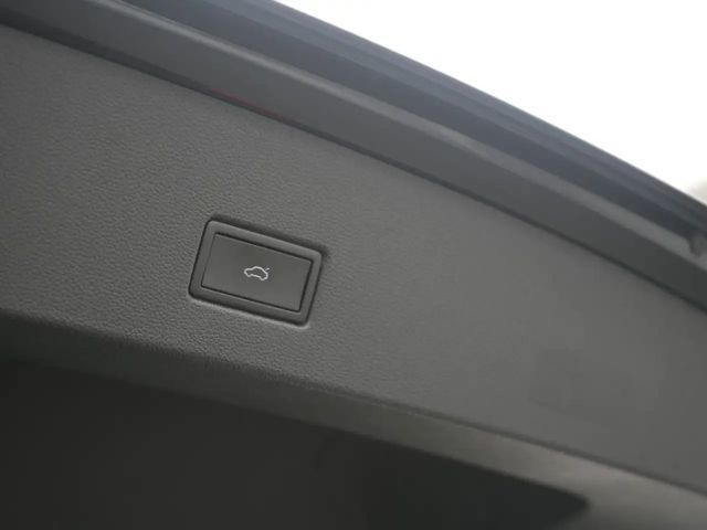 Volkswagen T-Roc R MATRIX AKRAPOVIC ACC DCC NAVI KAM SHZ