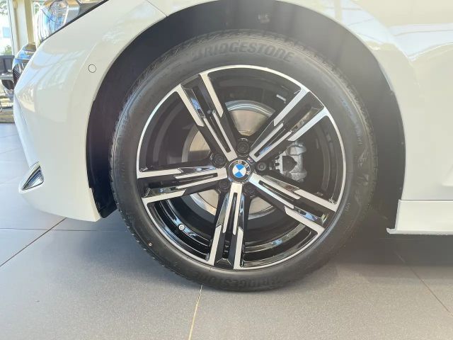 BMW 318 318i M-Sport Sedan