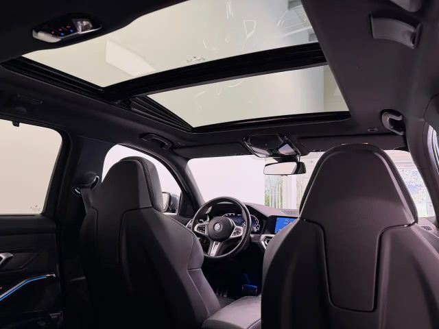 BMW 330 330e M-Sport xDrive