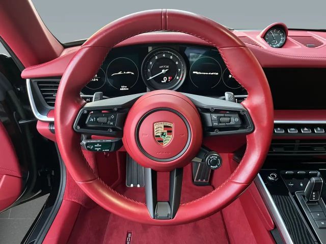 Porsche 992 4 Cabrio Carrera GTS