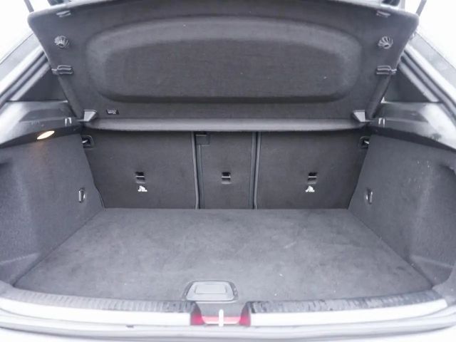 Mercedes-Benz A 250 A 250 e AMG Line