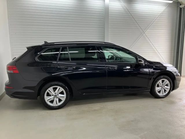 Volkswagen Golf Life Variant