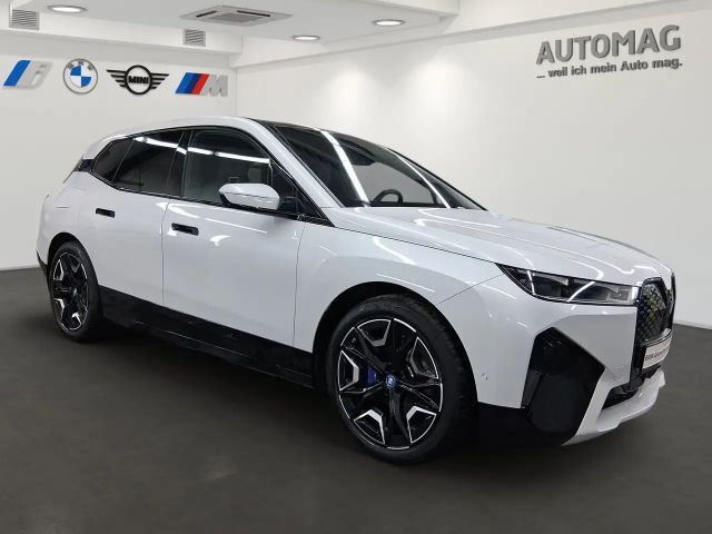 BMW iX xDrive40