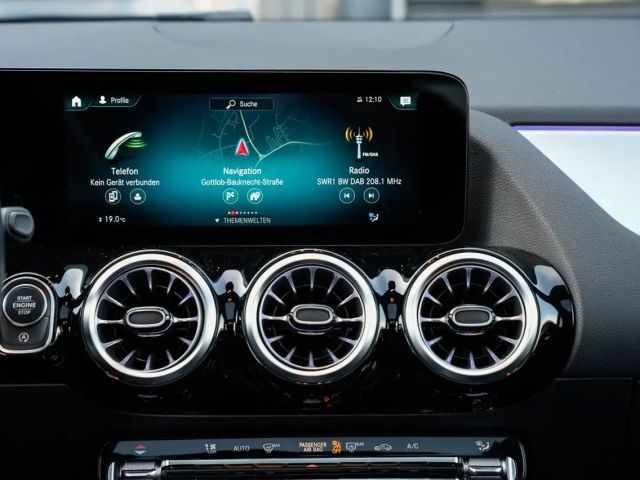 Mercedes-Benz GLA 200 AMG Line