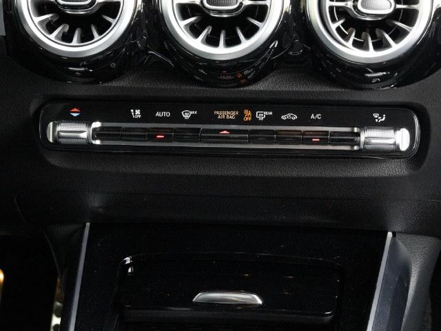 Mercedes-Benz GLB 180 