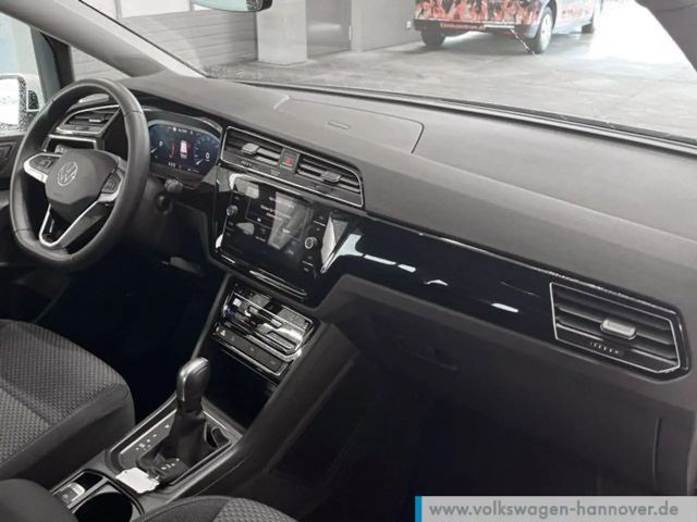 Volkswagen Touran 1.5 TSI DSG R-Line