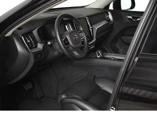 Volvo XC60 AWD Business Dark Plus
