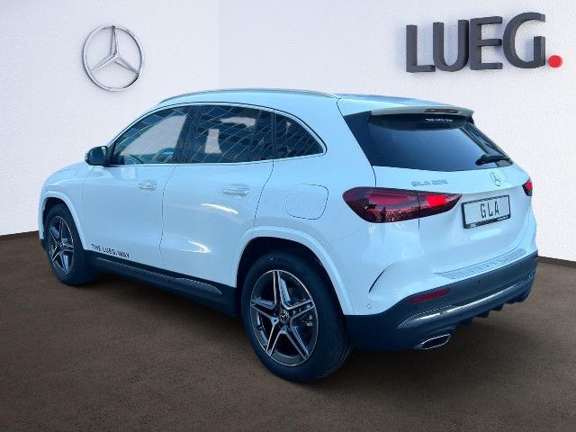 Mercedes-Benz GLA 200 AMG Line