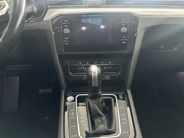 Volkswagen Passat 1.5 TSI Business Variant