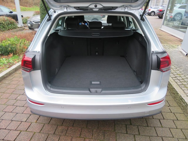 Volkswagen Golf Life Variant