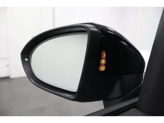 Volkswagen Touran 1.5 TSI DSG R-Line