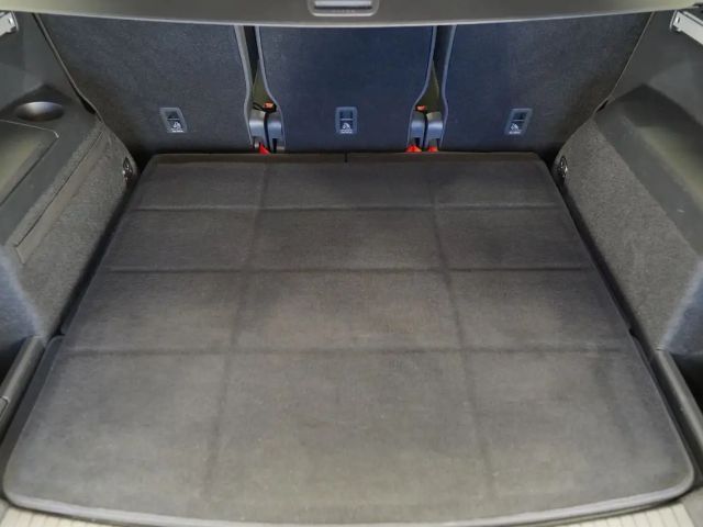 Volkswagen Touran 1.5 TSI DSG