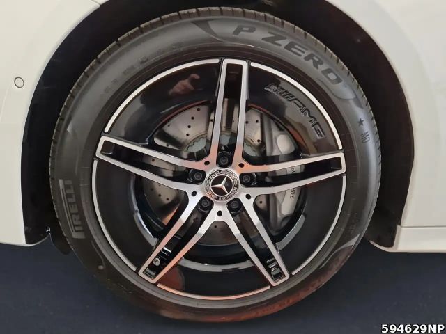 Mercedes-Benz E 220 AMG Line E 220 d Sedan