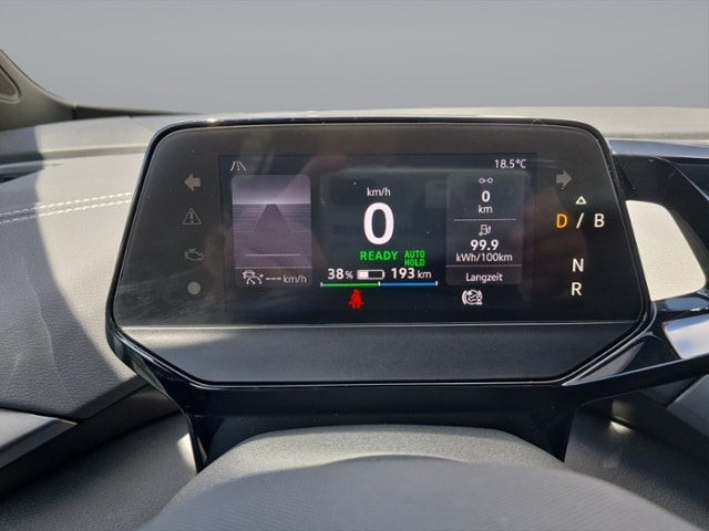 Volkswagen ID.4 150kW +AHK+WR+WÄRMEPUMPE+NAVI+MATRIX