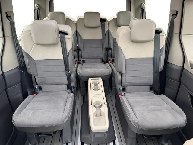 Volkswagen Multivan Lang Style T7