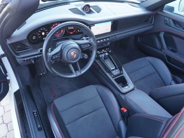 Porsche 911 Cabriolet Carrera GTS