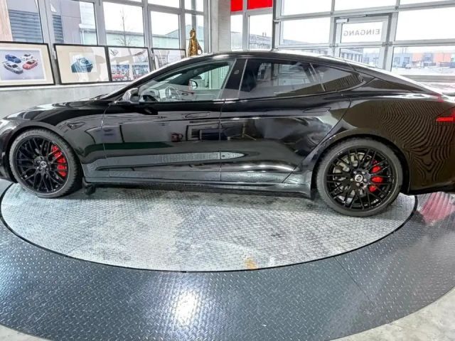 Tesla Model S Plaid